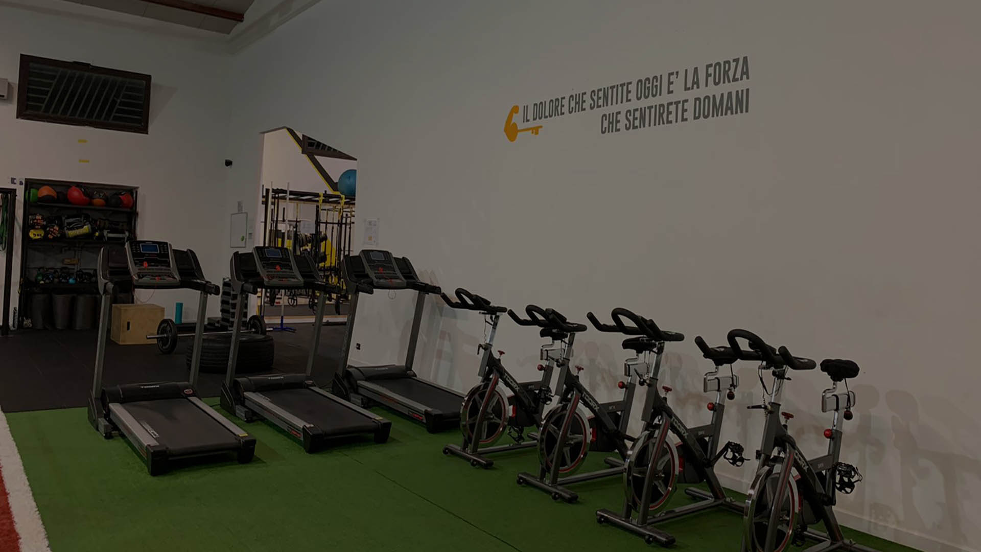 attrezzi palestra wellnesskey favara